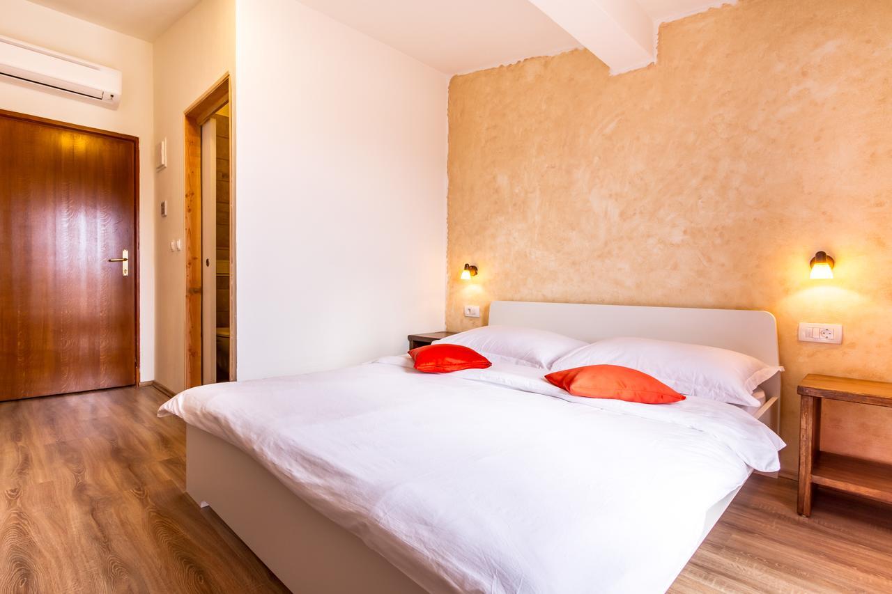 B&B Tonivale Skrbčići 外观 照片